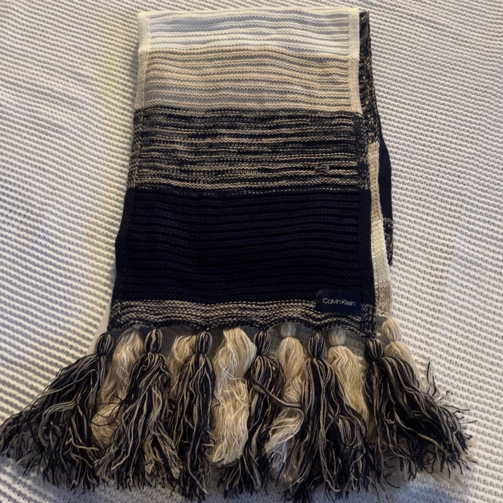 NWT Calvin Klein Knit Scarf - Picture 4 of 7